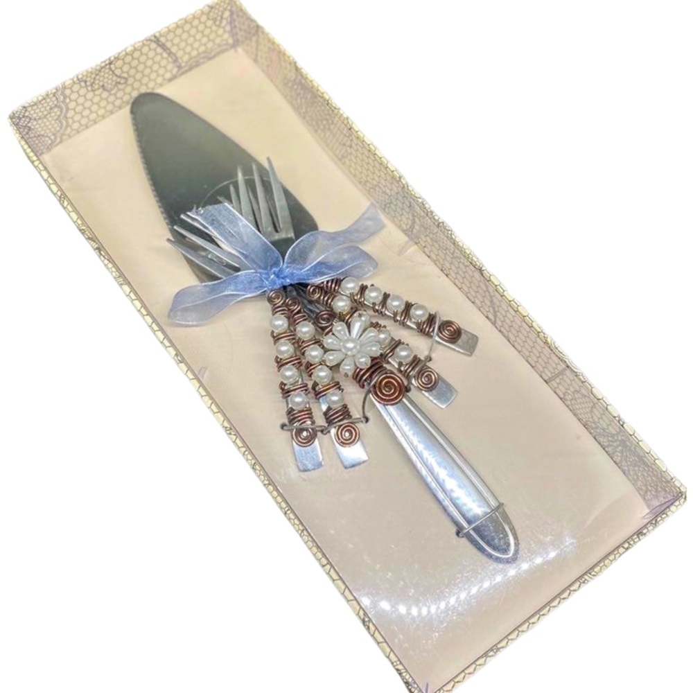 Wild Eye Designs Blue and White Beaded Cake Serving Set Tableware 5 Pieces - NEW